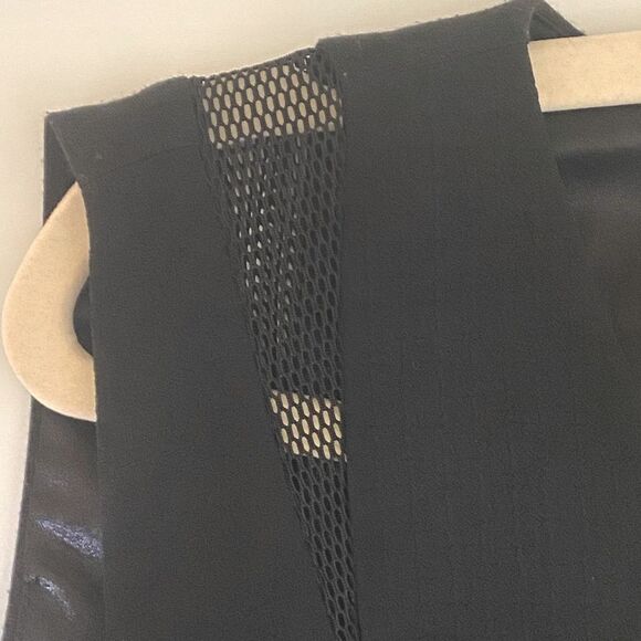 TAHARI - Black Dress V Neck Business Cocktail Texture - size 12 - Picture 7 of 9